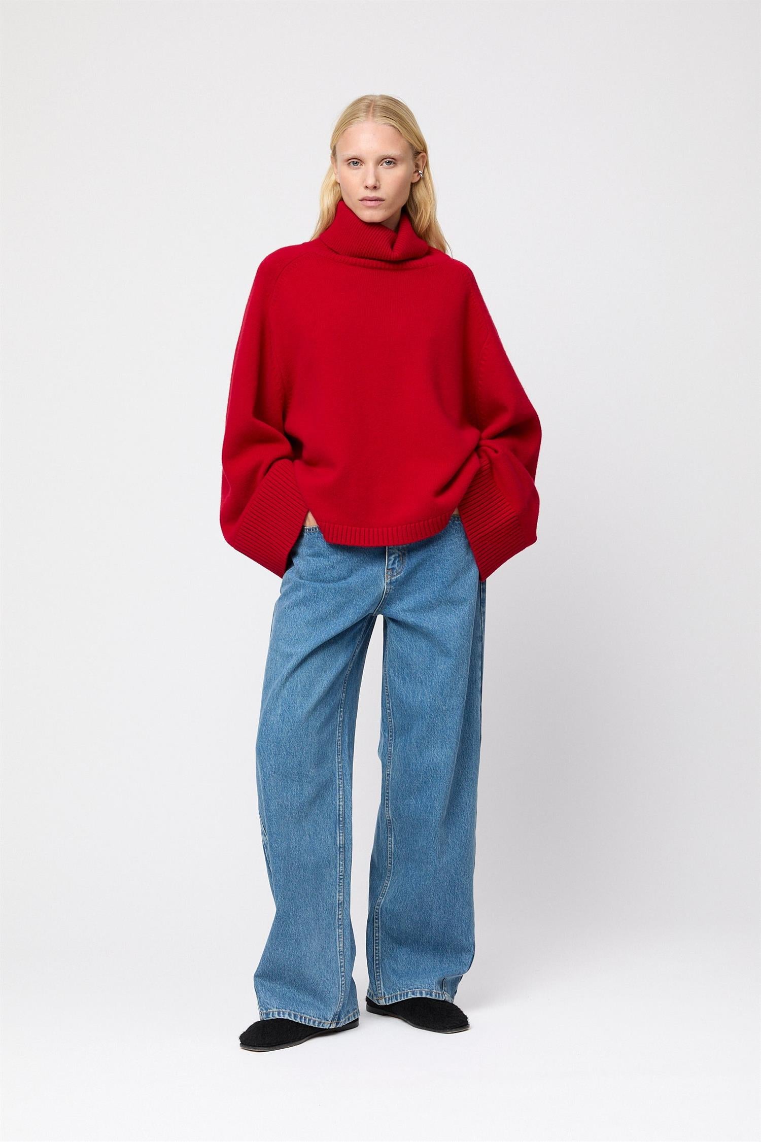 Issa wool Turtleneck Sweater Crimson Red