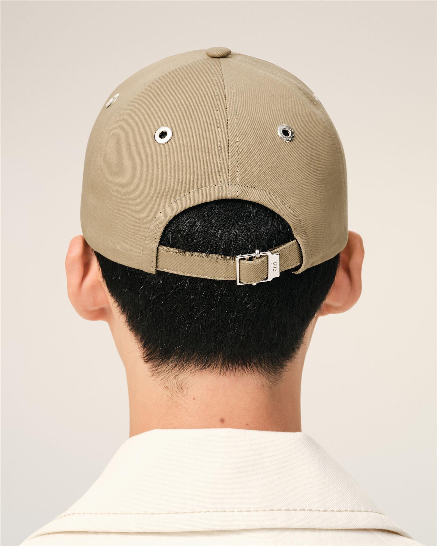 EMBROIDERED AMI DE COEUR LOGO CAP TAUPE BEIGE