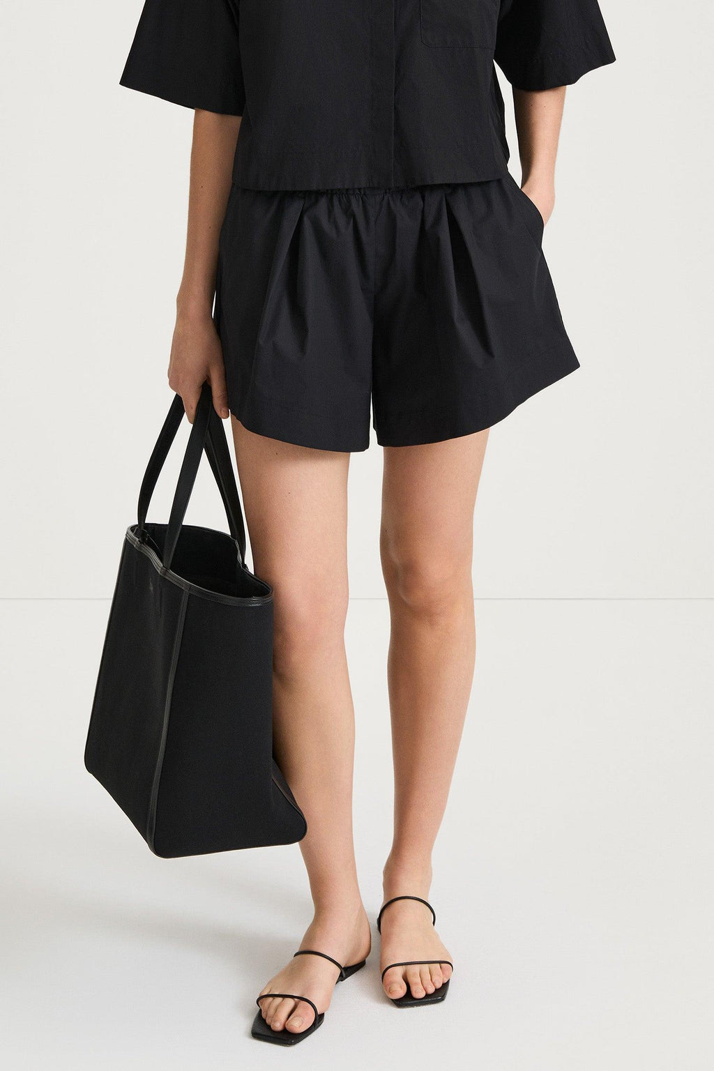 JOJO SHORTS BLACK