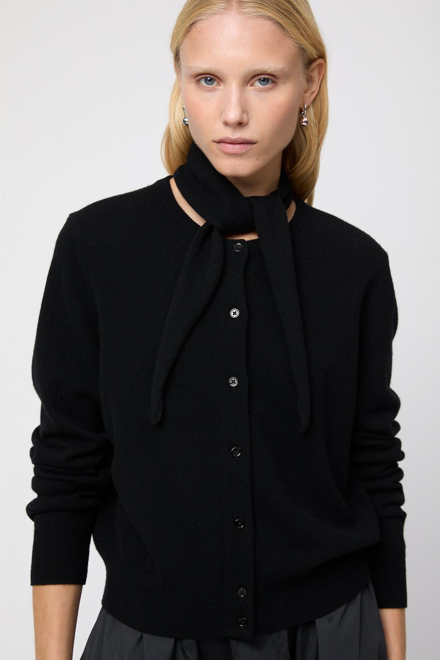 Montmatre wool Scarf Black