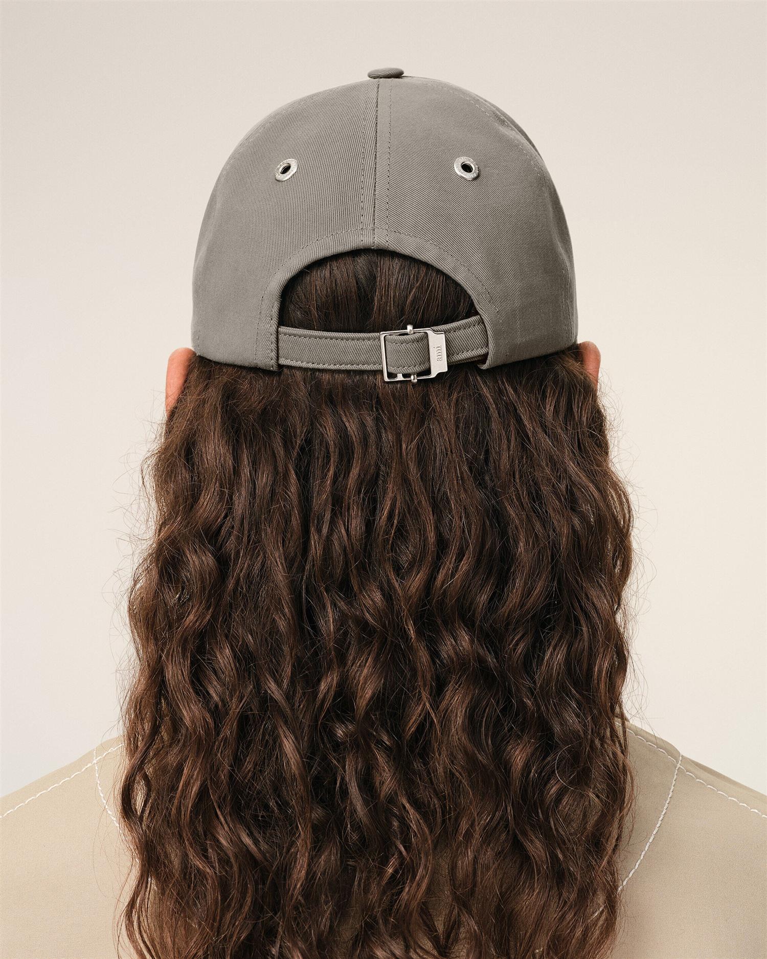 EMBROIDERED AMI DE COEUR LOGO CAP CARBONE