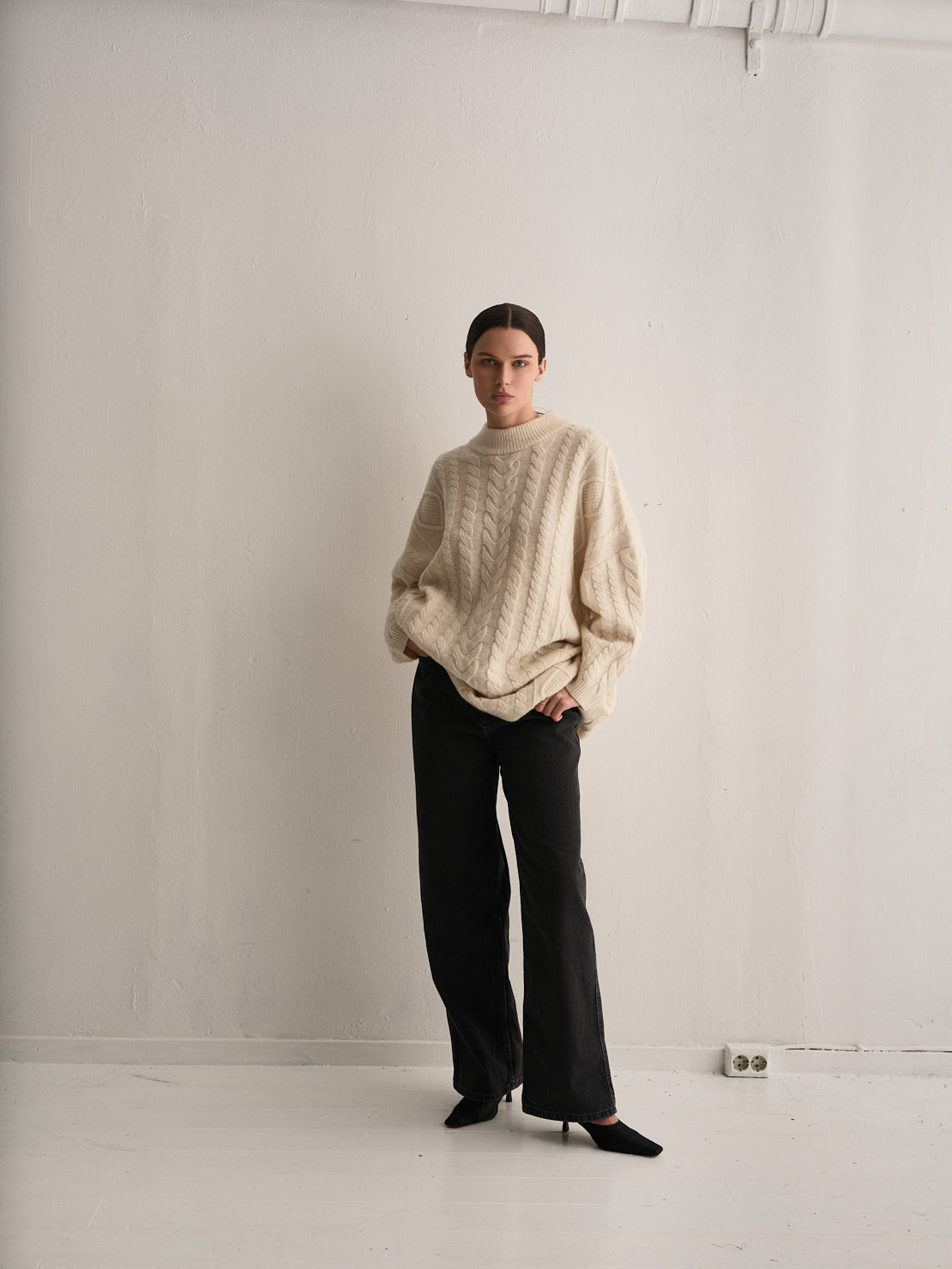 Hovden Wool Cableknit Sweater Cream