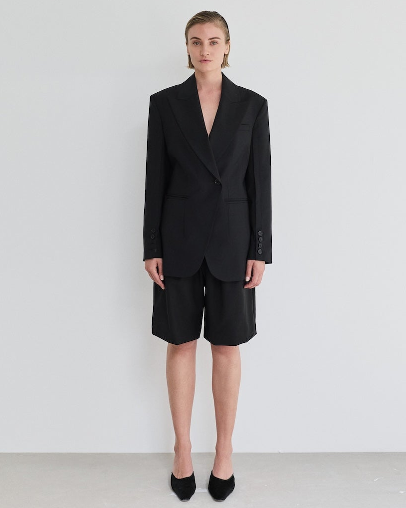 Arles Wool Pleated Shorts Black