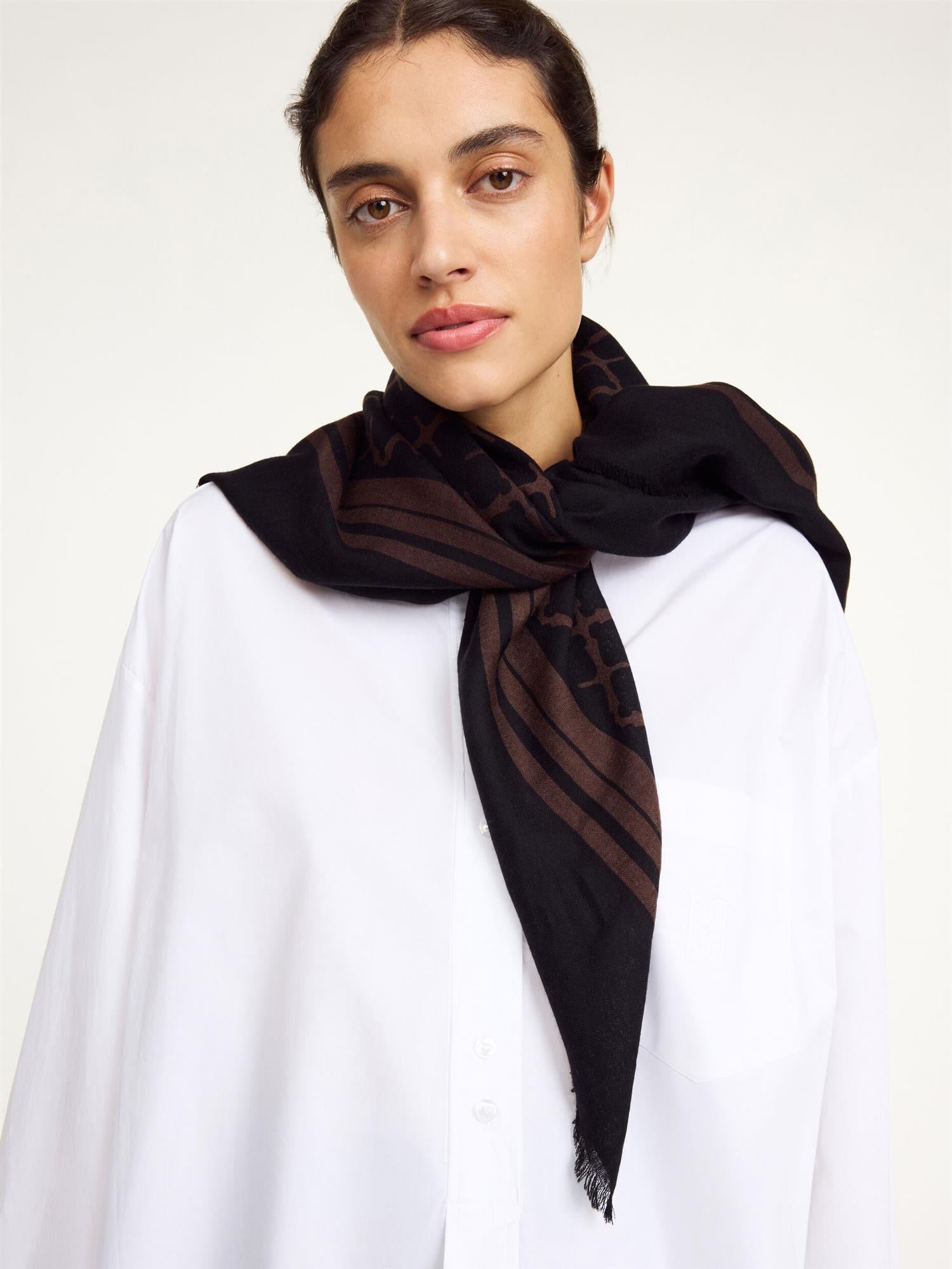 CORNELIS Wool Scarf Dark Chokolate