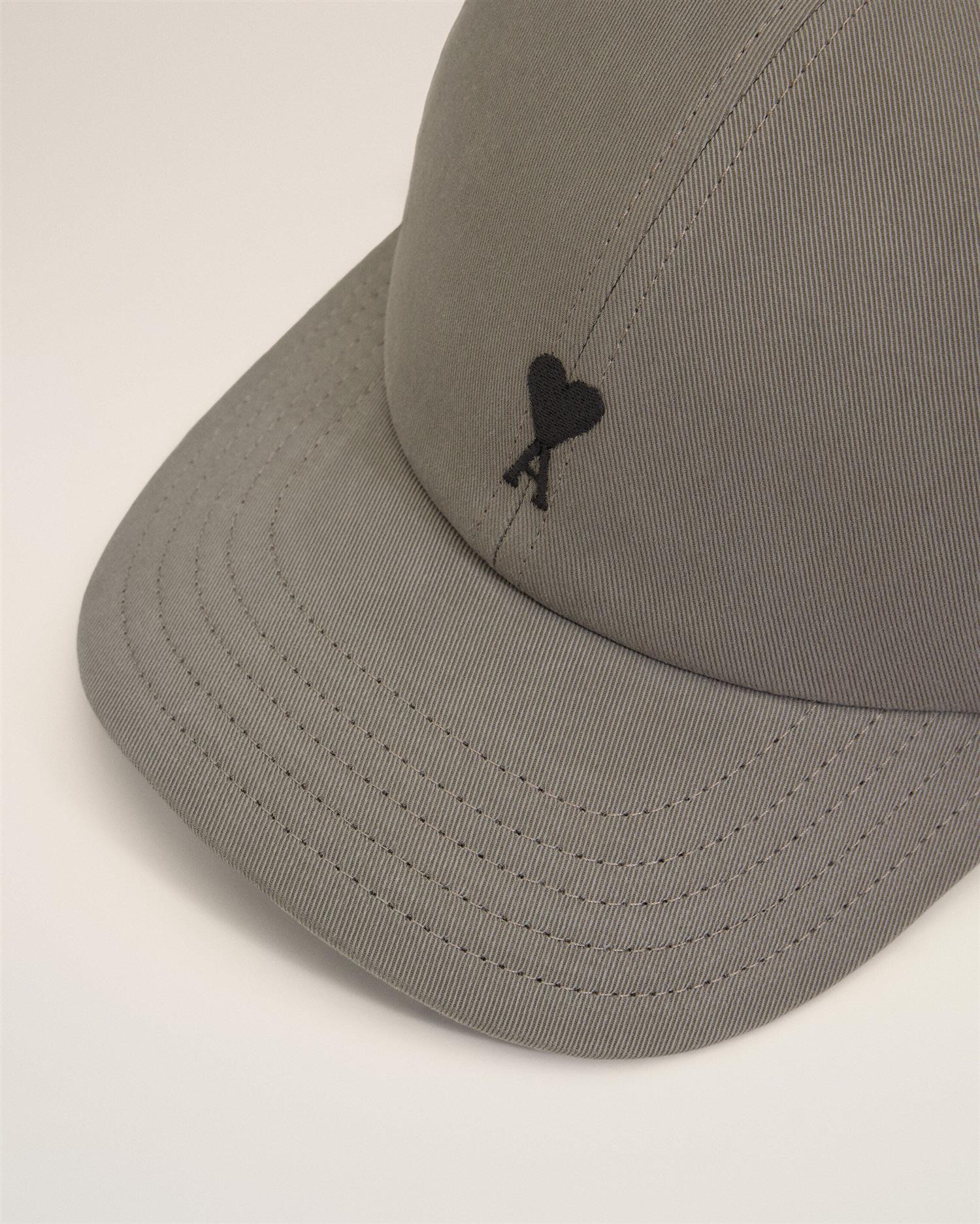 EMBROIDERED AMI DE COEUR LOGO CAP CARBONE