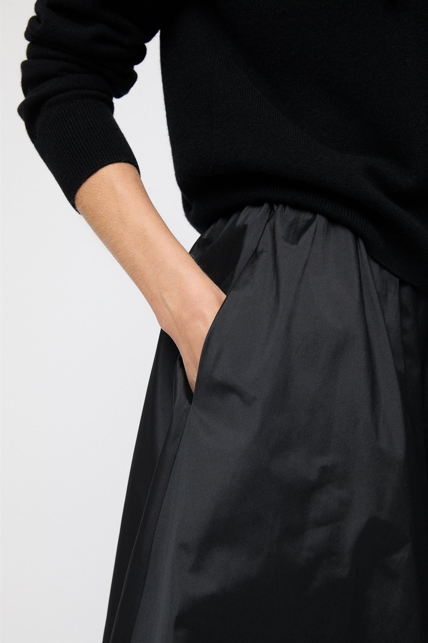 Vivienne Taffeta Midi Skirt Black