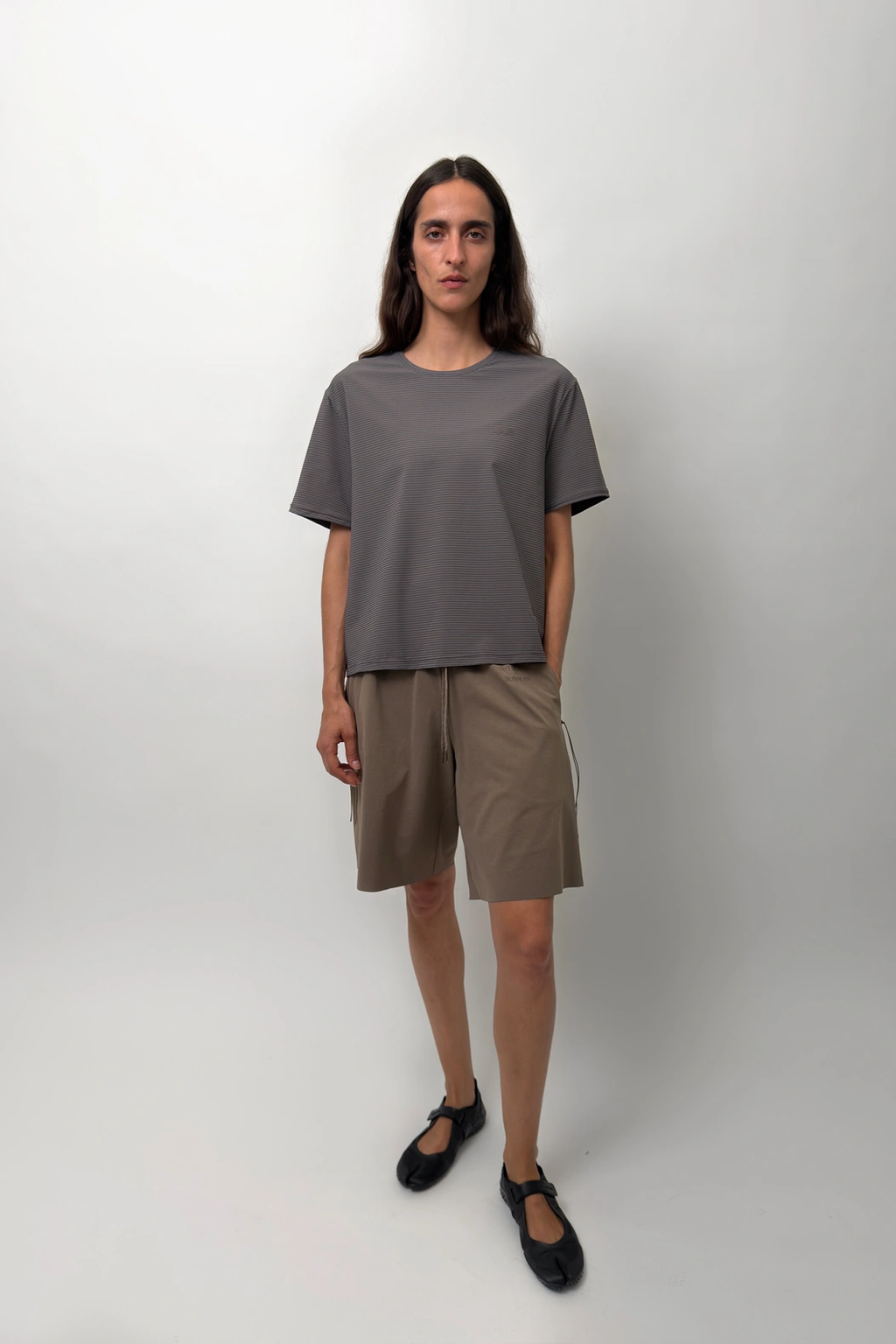 Ruffle T-shirt Brown