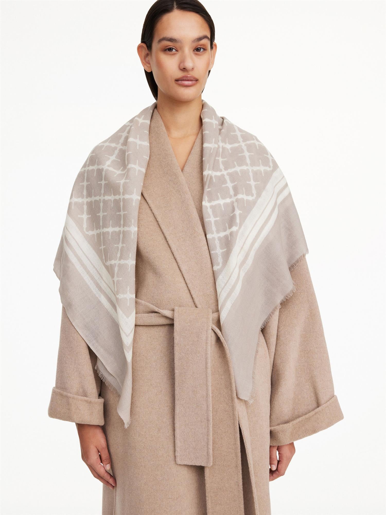 CORNELIS Wool Scarf Feather