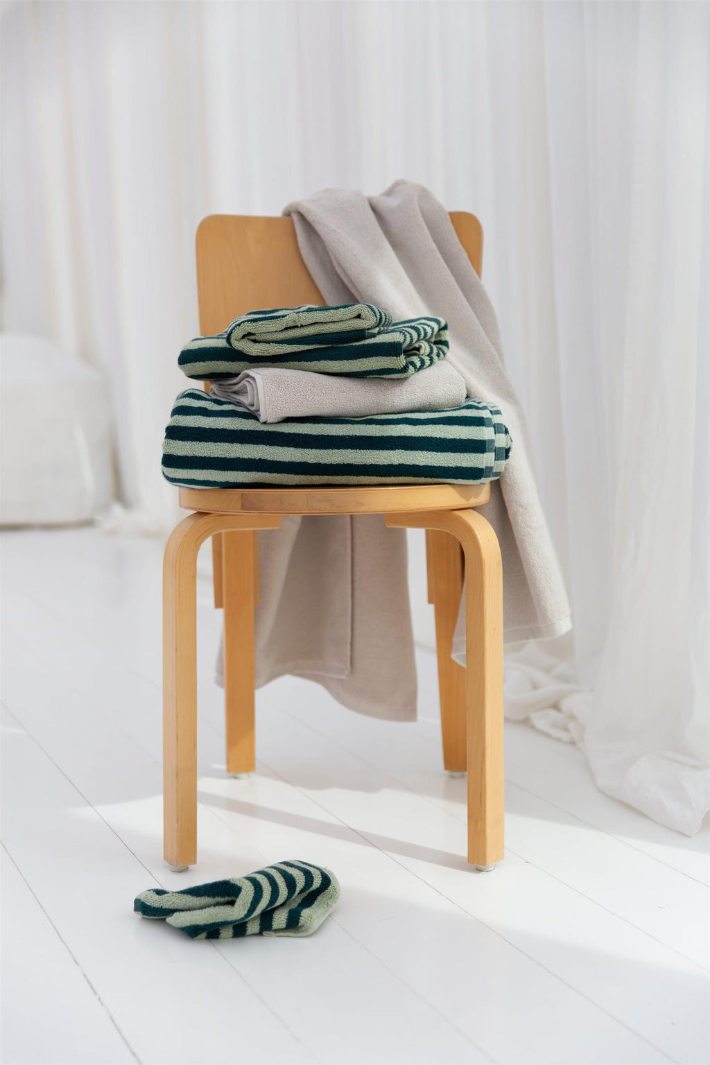 NARAM BATH TOWEL 100x150cm sea foam/deep teal