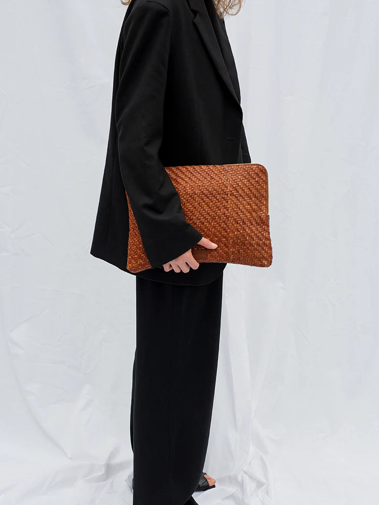 BATU L TWILL POUCH UMBER