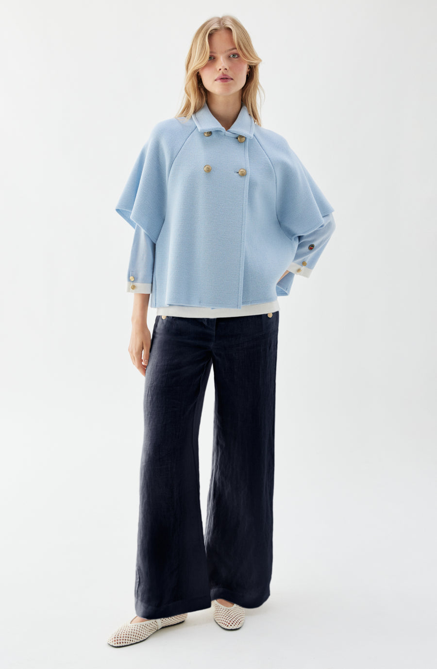 GERTRUDE SHORT WOOL CAPE Ice Blue