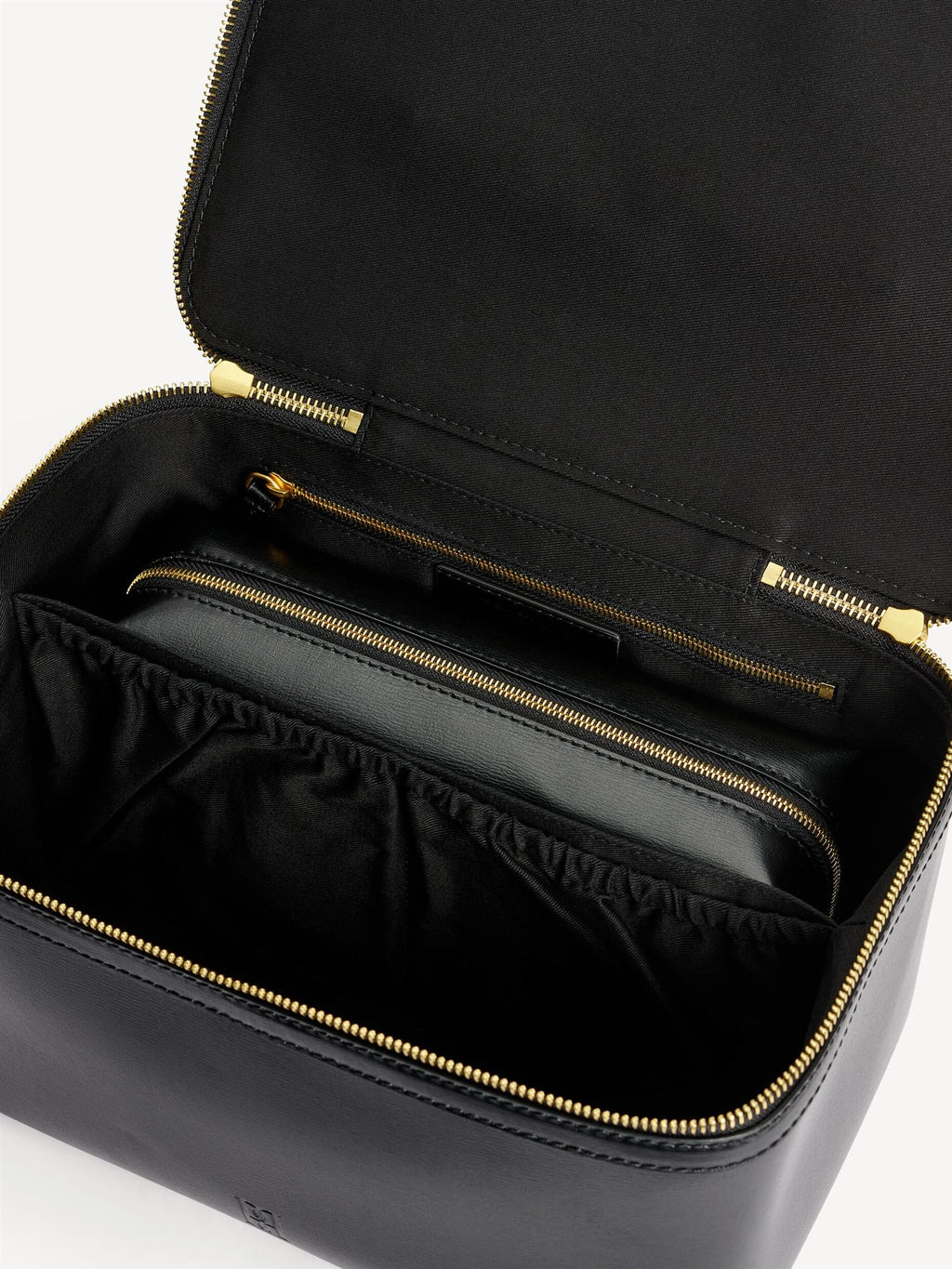 AYA BEAUTY Bag Black