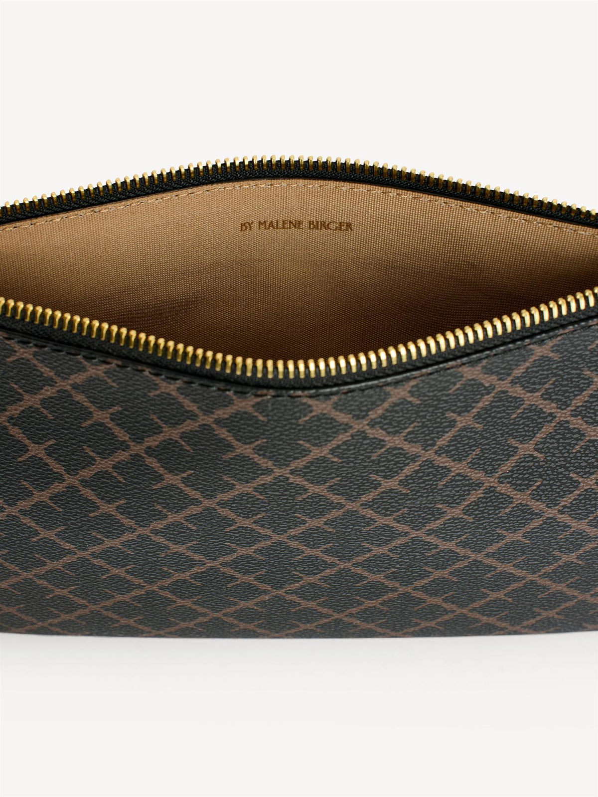 IVY CLUTCH DARK CHOKOLATE