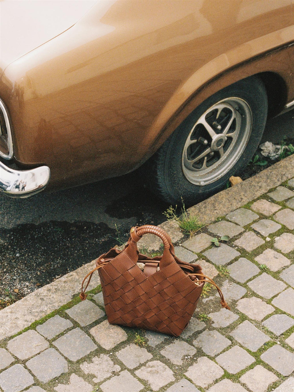 MISU Shoulder Bag NUTMEG