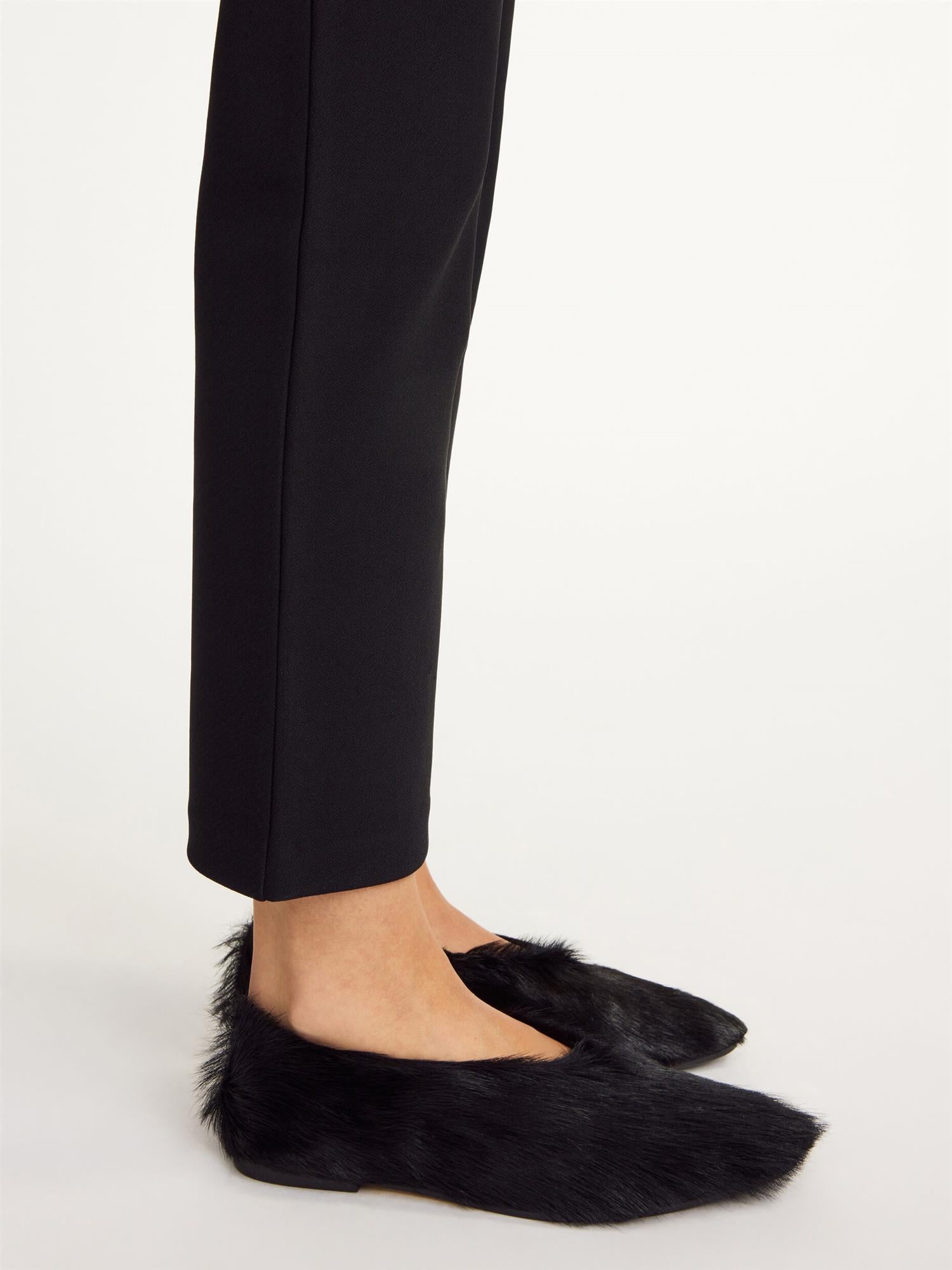 VILEA Cropped Trousers Black