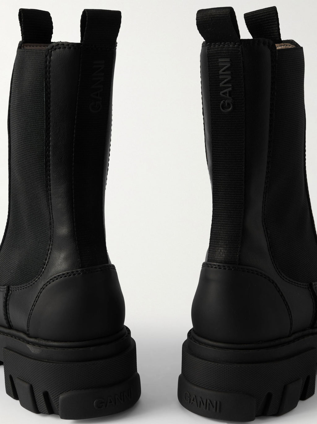 Mid Chelsea Boot Black